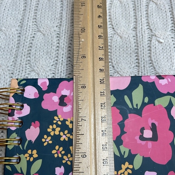 NWOT Spiral bound floral journal diary blank pages. 8.25 x6.5” 3/4” thick. - Picture 10 of 11